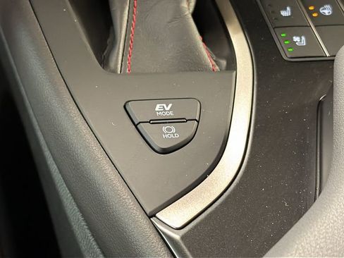 Used 2024 Lexus UX 250h F Sport image 25