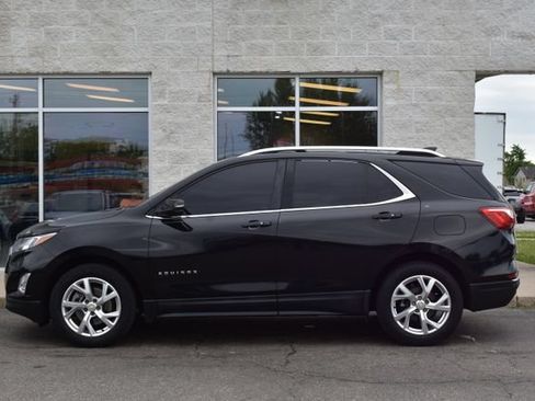 Used 2018 Chevrolet Equinox LT FWD image 2