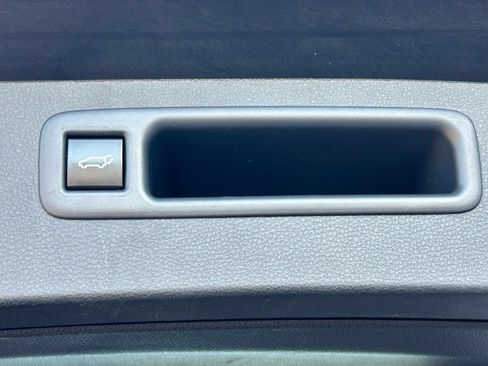 Used 2023 Toyota Highlander XLE FWD image 63