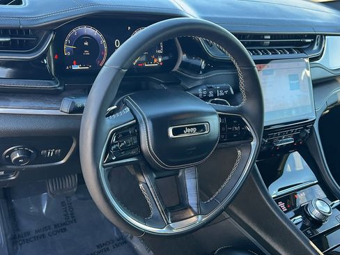 Certified 2023 Jeep Grand Cherokee L Overland w/ Luxury Tech Group IV image 10