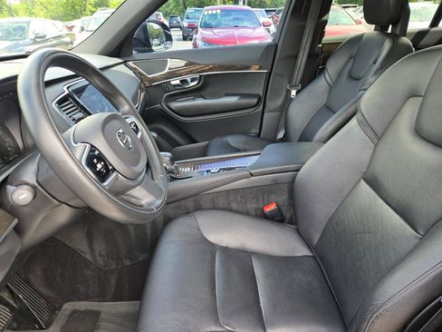 Used 2018 Volvo XC90 T6 Momentum w/ Momentum Plus Package AWD/4WD image 18