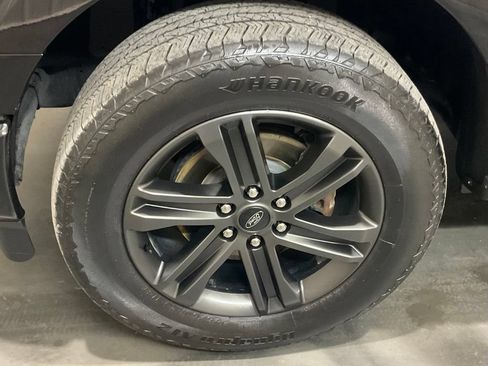 Used 2021 Ford F150 Lariat w/ Equipment Group 502A High AWD/4WD image 6