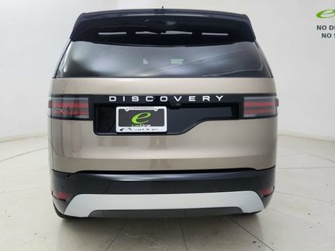 Used 2024 Land Rover Discovery Metropolitan Edition AWD/4WD image 18