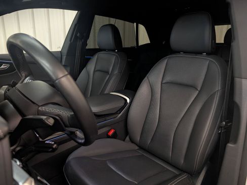 Used 2021 Audi Q8 Prestige AWD/4WD image 2