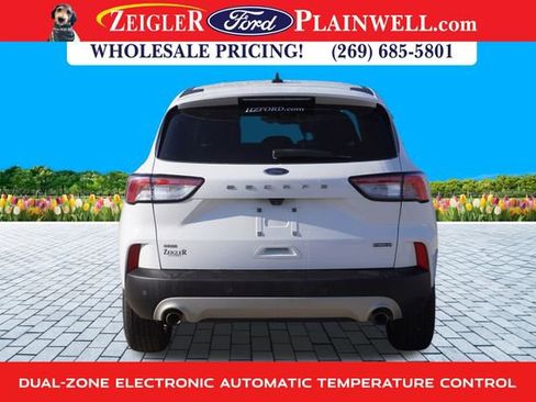 Used 2021 Ford Escape SE image 4
