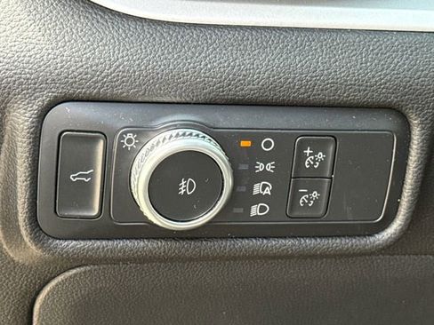 Used 2022 Ford Explorer XLT w/ Equipment Group 202A RWD image 18