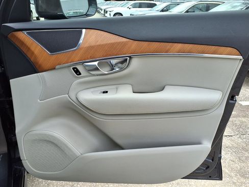 Used 2022 Volvo XC90 T6 Momentum w/ Advanced Package image 13