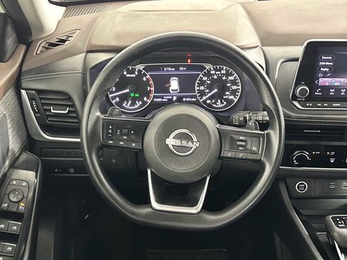 Used 2023 Nissan Rogue S FWD image 13