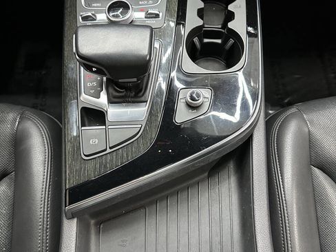 Used 2018 Audi Q7 3.0T Premium Plus w/ Premium Plus Package image 30