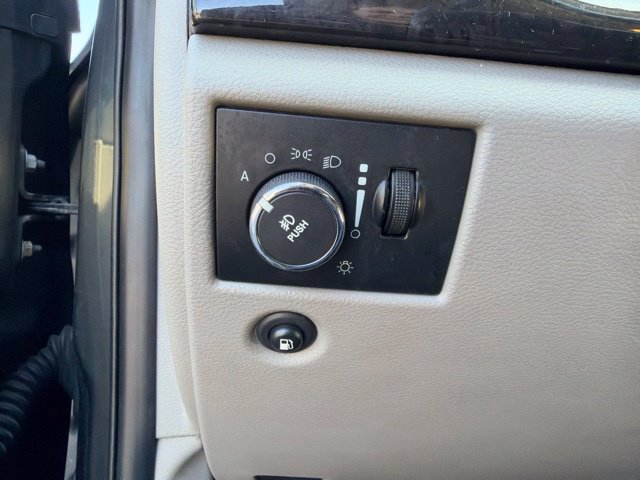 Used 2011 Jeep Grand Cherokee Laredo AWD/4WD image 10