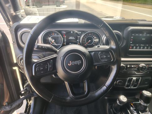 Used 2021 Jeep Wrangler Unlimited Sport AWD/4WD image 26