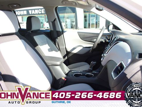 Used 2020 Chevrolet Equinox LS image 16
