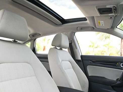 Used 2022 Honda Civic EX image 17