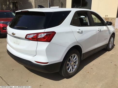 Used 2020 Chevrolet Equinox LS w/ LS Convenience Package image 5