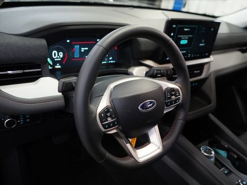 New 2026 Ford Explorer Active RWD image 17