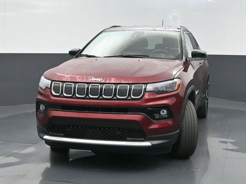 Certified 2022 Jeep Compass Limited image 3