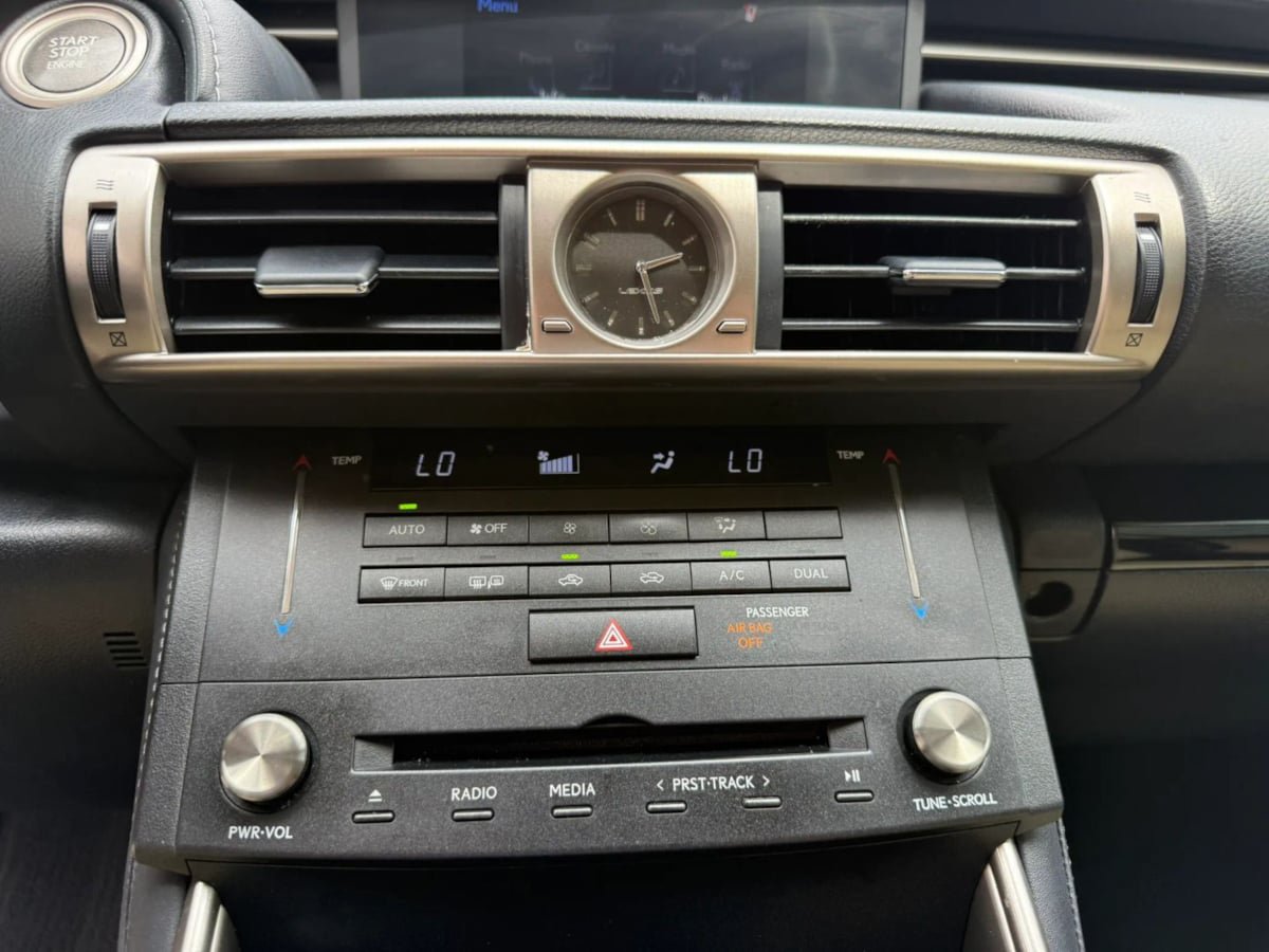 Used 2016 Lexus IS 200t RWD image 30