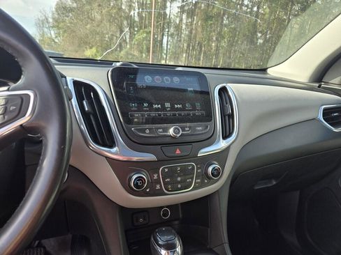 Used 2018 Chevrolet Equinox LT image 16