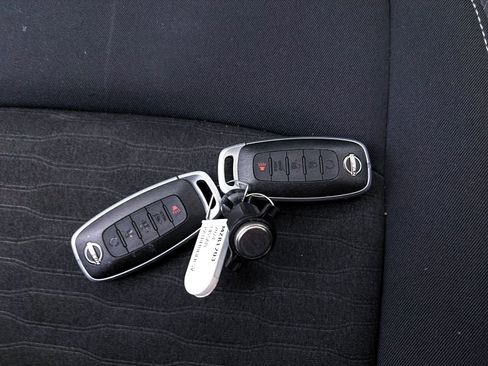 Used 2024 Nissan Pathfinder SV w/ SV Premium Package image 27