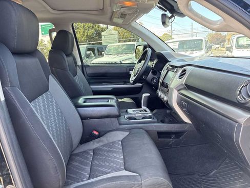 Used 2018 Toyota Tundra SR5 AWD/4WD image 24