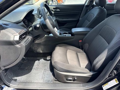 Used 2024 Nissan Altima 2.5 SV AWD/4WD image 29