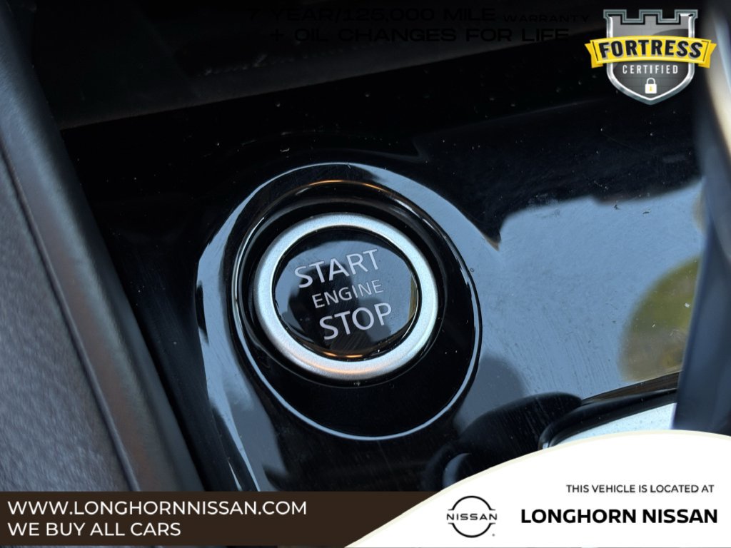 Used 2025 Nissan Versa SR w/ Trunk Package FWD image 14