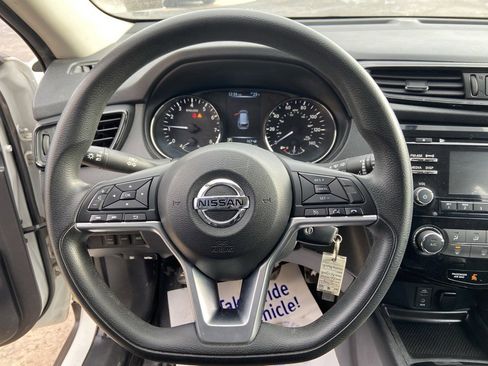 Used 2017 Nissan Rogue S image 11