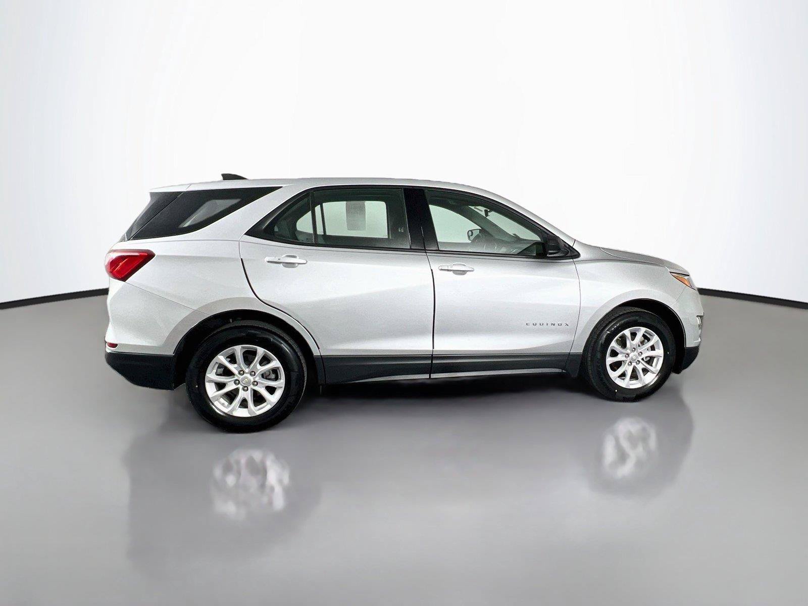 Used 2018 Chevrolet Equinox LS FWD image 7