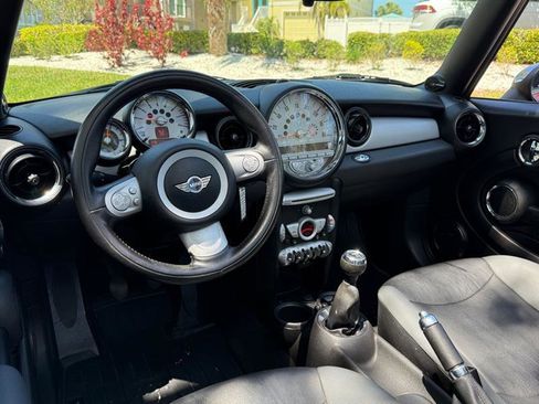 Used 2010 MINI Cooper Convertible image 9