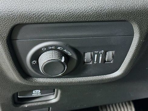 Certified 2022 Jeep Grand Cherokee L Laredo w/ Luxury Tech Group I AWD/4WD image 18