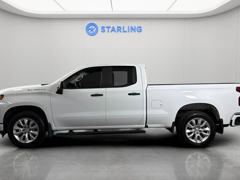 Used 2020 Chevrolet Silverado 1500 Custom w/ Custom Value Package RWD image 4