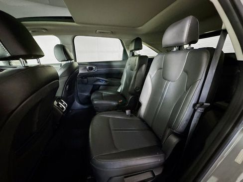 Certified 2023 Kia Sorento SX AWD/4WD image 25