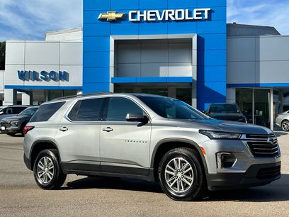 Used 2023 Chevrolet Traverse LT