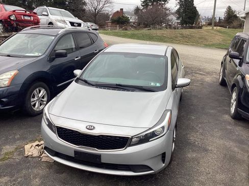 Used 2017 Kia Forte LX image 10