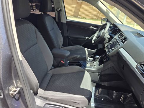 Used 2020 Volkswagen Tiguan S FWD image 9
