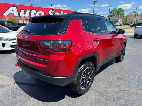 Used 2024 Jeep Compass Trailhawk w/ Trailhawk Elite Group AWD/4WD image 5