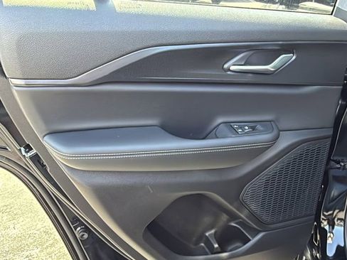 New 2025 Jeep Grand Cherokee Altitude image 15