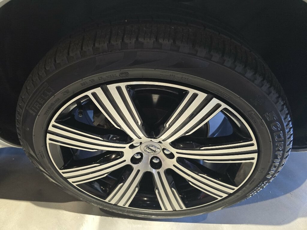 Used 2024 Volvo XC90 T8 Plus w/ Protection Package Premier AWD/4WD image 37