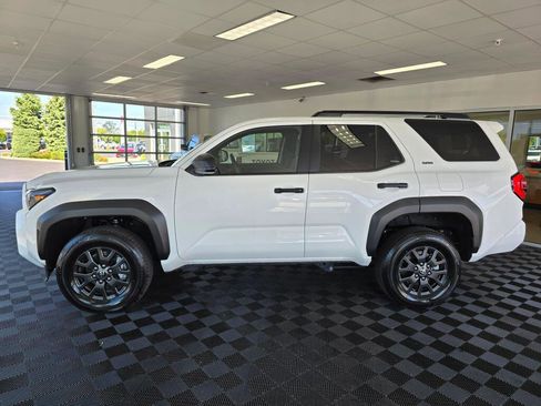 Certified 2026 Toyota 4Runner SR5 AWD/4WD image 6