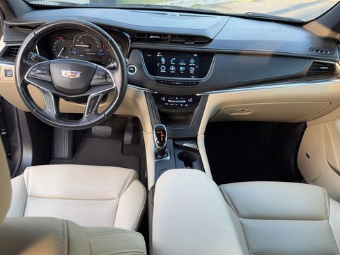 Used 2018 Cadillac XT5 FWD image 28
