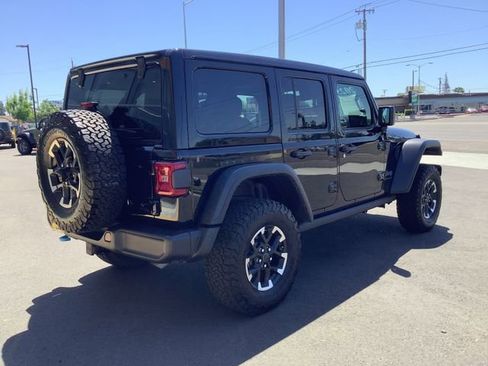 Used 2025 Jeep Wrangler Unlimited Rubicon 4xe w/ Convenience Group AWD/4WD image 34