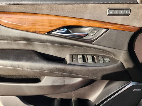 Used 2020 Cadillac Escalade ESV Premium Luxury image 27