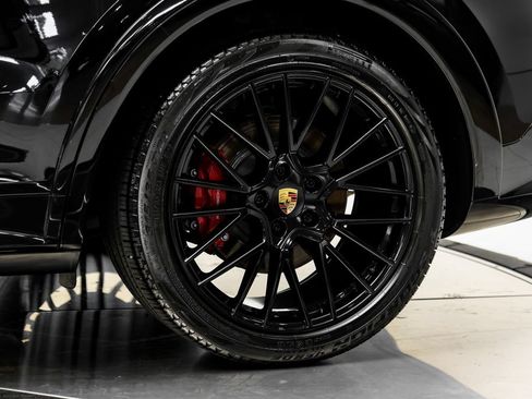 Used 2021 Porsche Cayenne GTS w/ Premium Package Plus AWD/4WD image 68