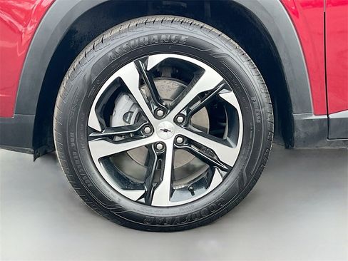 Used 2025 Chevrolet Trax RS w/ Driver Confidence Package image 30