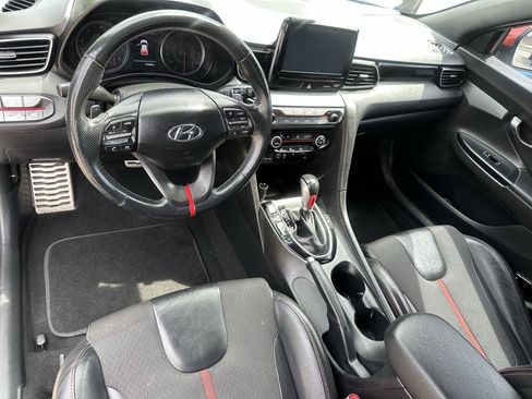 Used 2020 Hyundai Veloster Turbo FWD image 12