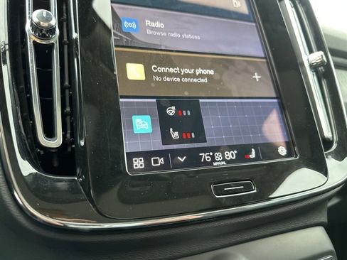 Certified 2025 Volvo XC40 B5 Core image 27