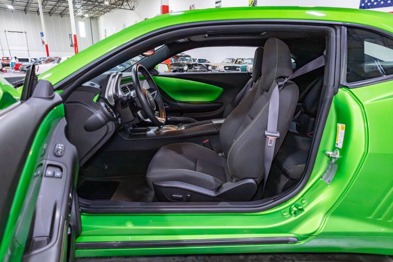 Used 2010 Chevrolet Camaro LT RWD image 40