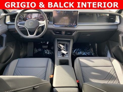 New 2026 Volkswagen Tiguan SE image 2