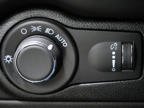 Used 2023 Dodge Durango GT AWD/4WD image 12