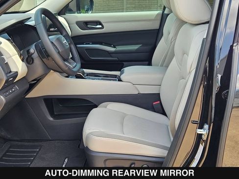 New 2026 Nissan Pathfinder SL FWD image 10